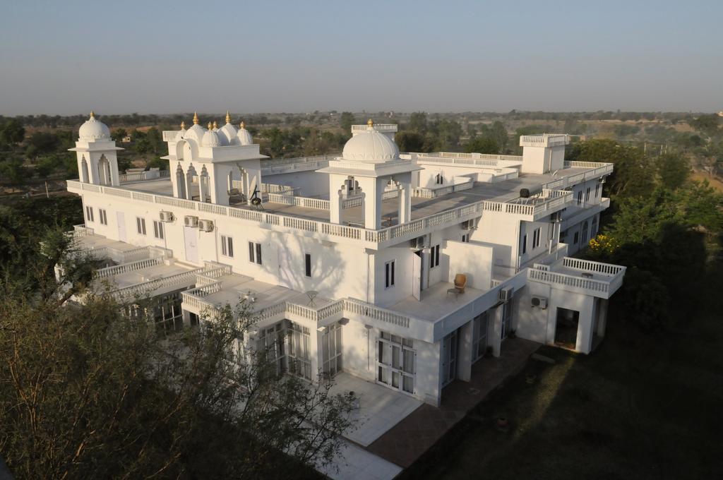 Savista Retreat Hotel Jaipur Exterior photo
